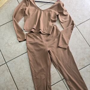 Lululemon Athletica Women's Brown Crop SET